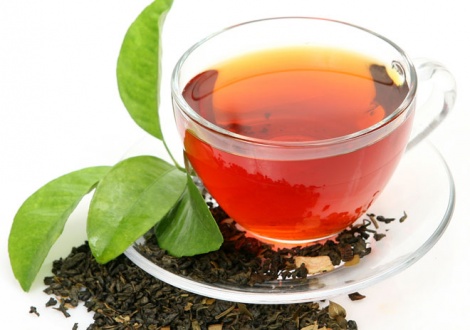 чаша чай с чаено листо